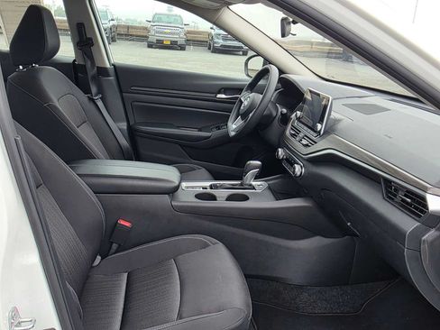 Used 2025 Nissan Altima 2.5 SV AWD/4WD image 11
