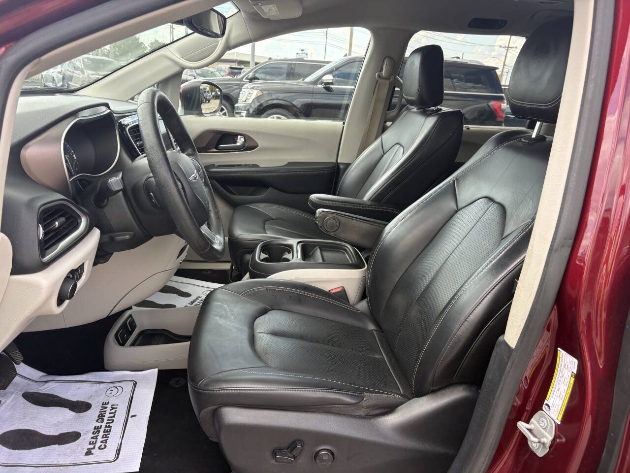 Used 2020 Chrysler Voyager Lxi FWD image 22