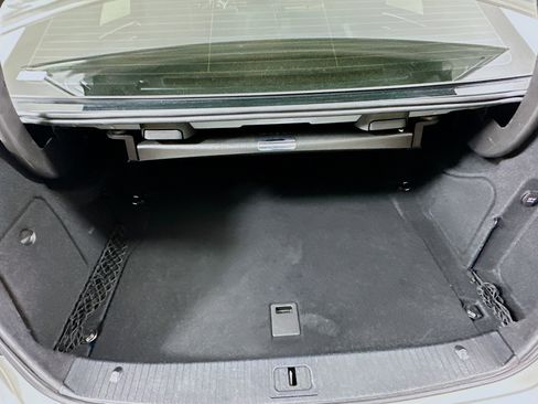 Used 2014 Mercedes-Benz E 350 Sedan image 29