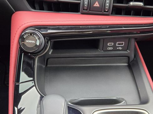 Used 2024 Lexus NX 250 FWD w/ Towing Package (2000 Lbs) image 17