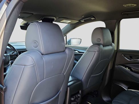 Used 2024 Buick Enclave Premium image 14