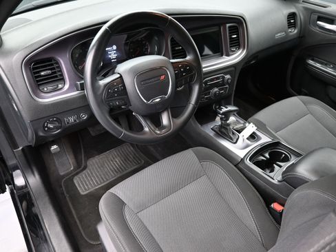 Used 2018 Dodge Charger SXT w/ Blacktop Package RWD image 22
