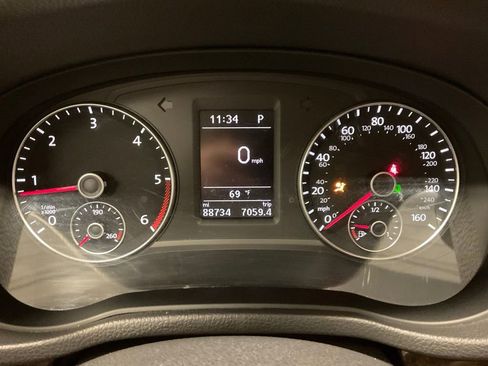 Used 2015 Volkswagen Passat TDI SEL Premium image 16