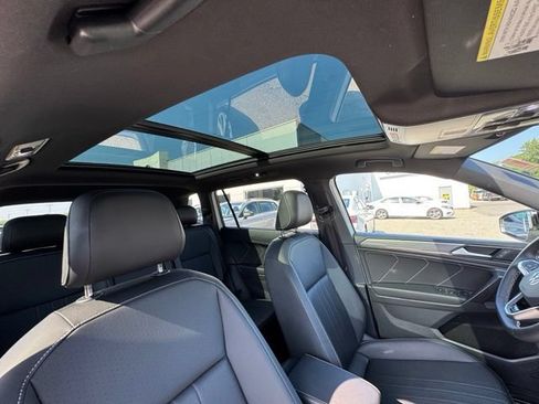 Certified 2023 Volkswagen Tiguan SE R-Line AWD/4WD image 27