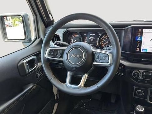 Used 2024 Jeep Wrangler Unlimited Sahara AWD/4WD image 12