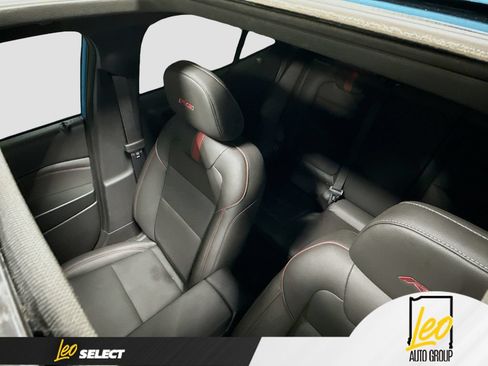 Used 2025 Chevrolet Trax RS w/ Sunroof Package FWD image 24