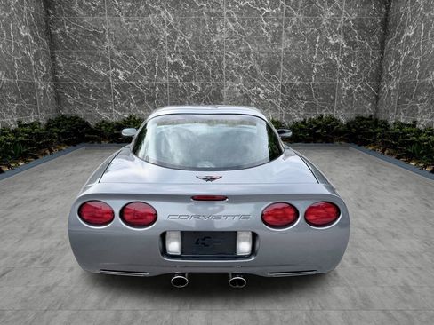 Used 2004 Chevrolet Corvette Coupe w/ Preferred Equipment Group RWD image 5