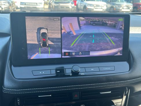 Used 2024 Nissan Rogue SL w/ SL Premium Package image 30