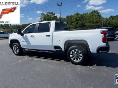 Used 2025 Chevrolet Silverado 2500 Custom w/ Custom Value Package AWD/4WD image 6