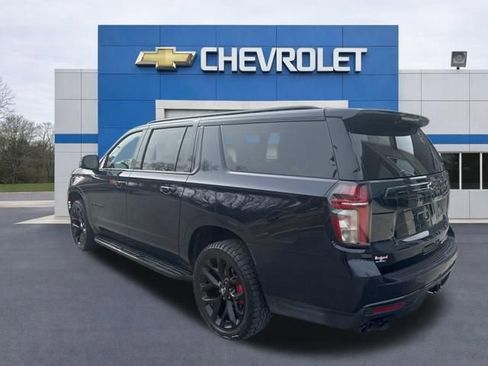 Used 2023 Chevrolet Suburban RST w/ Sport Performance Package image 6