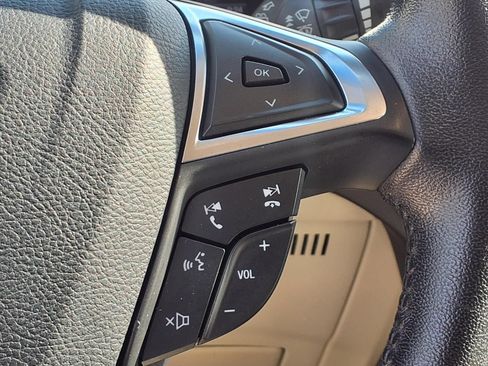 Used 2019 Ford Edge Titanium FWD image 18