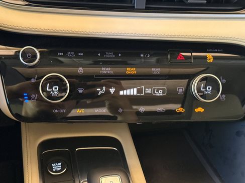 Used 2022 INFINITI QX60 Sensory w/ Cargo Package AWD/4WD image 27