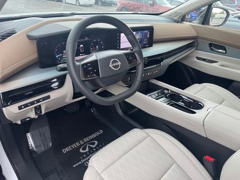 Used 2025 Nissan Murano Platinum w/ Cargo Package image 16