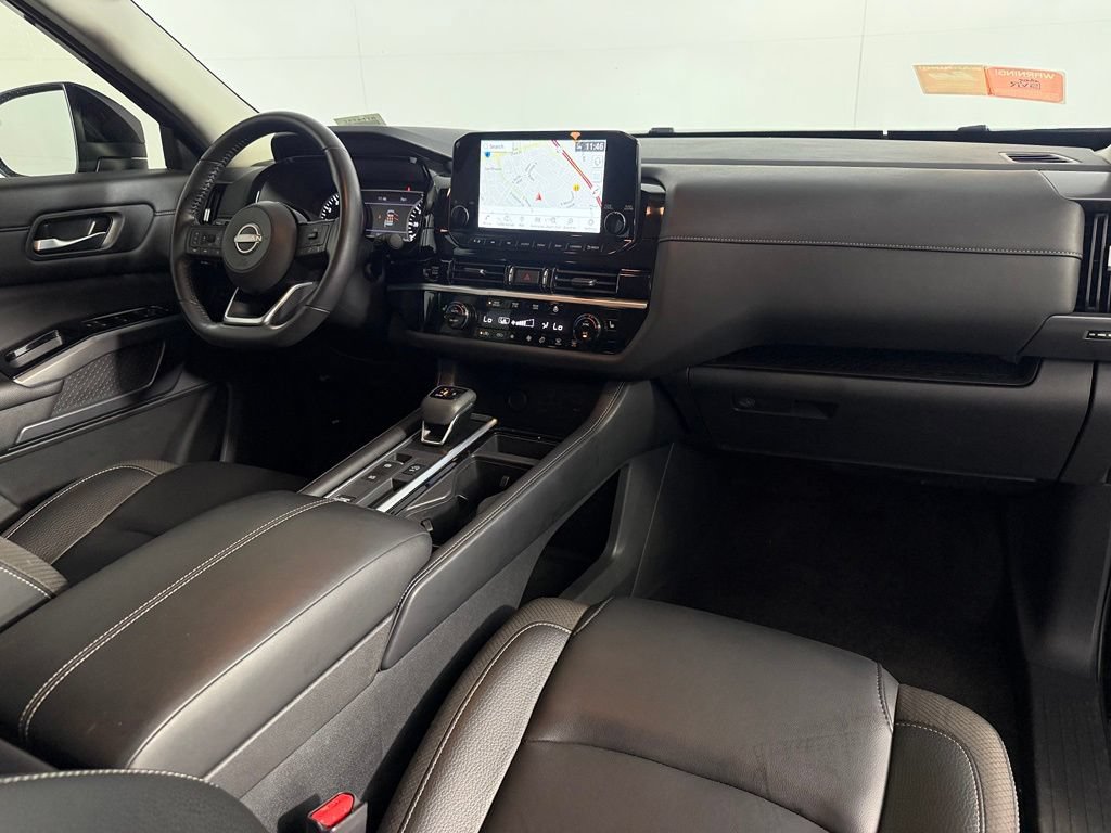 Used 2025 Nissan Pathfinder SL FWD image 14