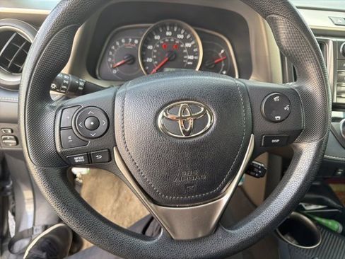 Used 2013 Toyota RAV4 XLE image 9