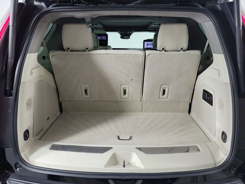Certified 2022 Cadillac Escalade Premium Luxury Platinum image 8