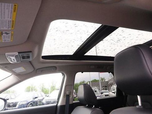 Used 2025 Nissan Pathfinder SL w/ SL Premium Package image 9