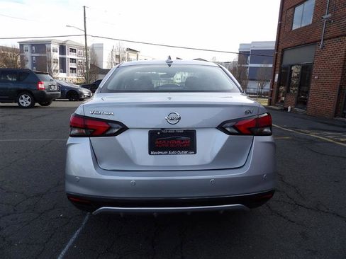 Used 2021 Nissan Versa SV image 4