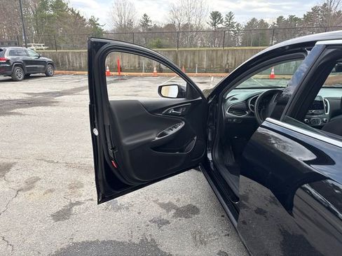 Used 2023 Chevrolet Malibu LT FWD image 22