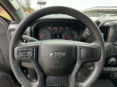 Used 2025 Chevrolet Silverado 1500 Custom Trail Boss w/ Turbomax Blackout Package image 12