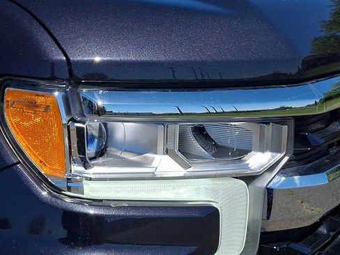 Used 2023 Chevrolet Silverado 1500 LT AWD/4WD image 9