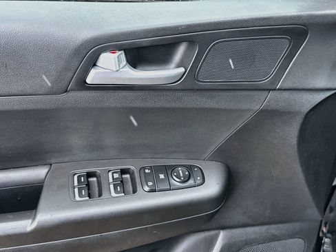 Used 2020 Kia Sportage LX FWD image 19
