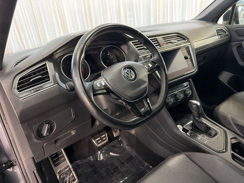 Used 2020 Volkswagen Tiguan SE R-Line FWD image 4
