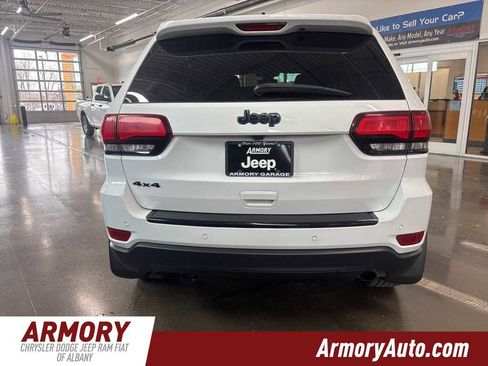 Used 2018 Jeep Grand Cherokee Laredo image 5