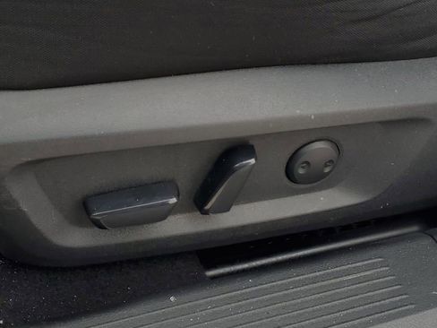 Used 2023 Nissan Rogue SV image 8