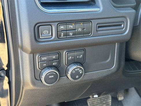 Used 2023 Chevrolet Suburban RST w/ Luxury Package image 28