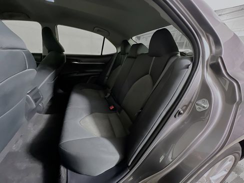 Used 2022 Toyota Camry LE image 28