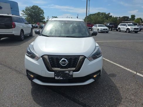 Used 2020 Nissan Kicks SR FWD image 6