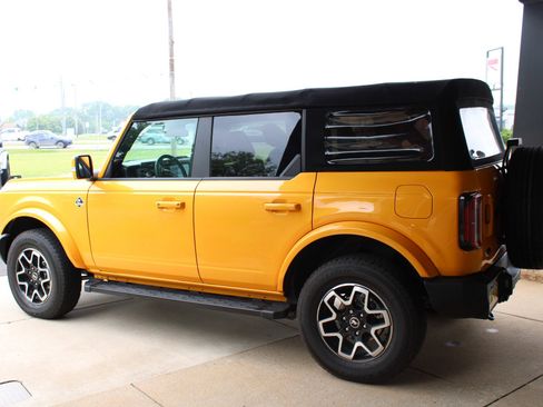 Used 2021 Ford Bronco Outer Banks image 5