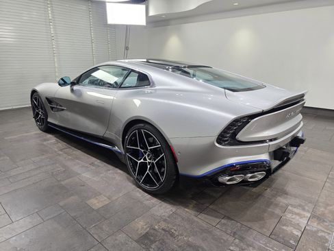New 2026 Aston Martin Vanquish Coupe image 2