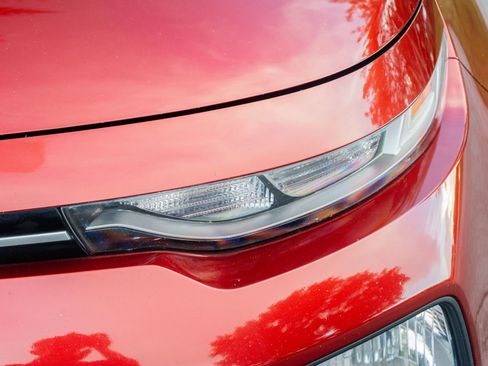 Used 2020 Kia Soul LX image 30