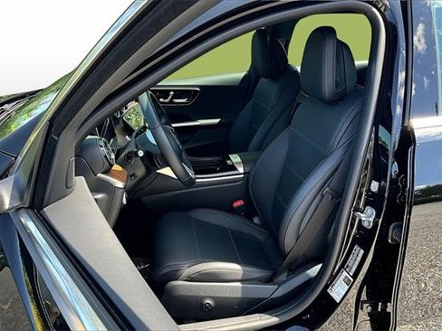 Certified 2025 Mercedes-Benz C 300 4MATIC Sedan image 24