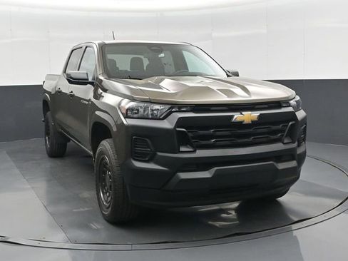Used 2023 Chevrolet Colorado W/T image 10
