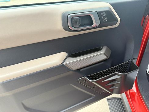 Used 2022 Ford Bronco Wildtrak image 14