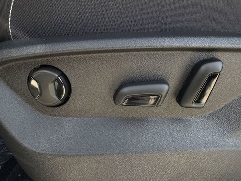 New 2026 Volkswagen Atlas Cross Sport SE FWD image 27