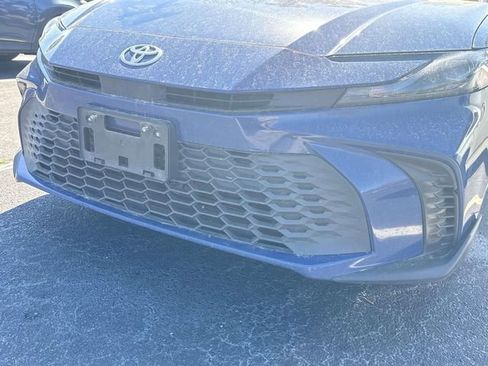 Used 2025 Toyota Camry SE image 8