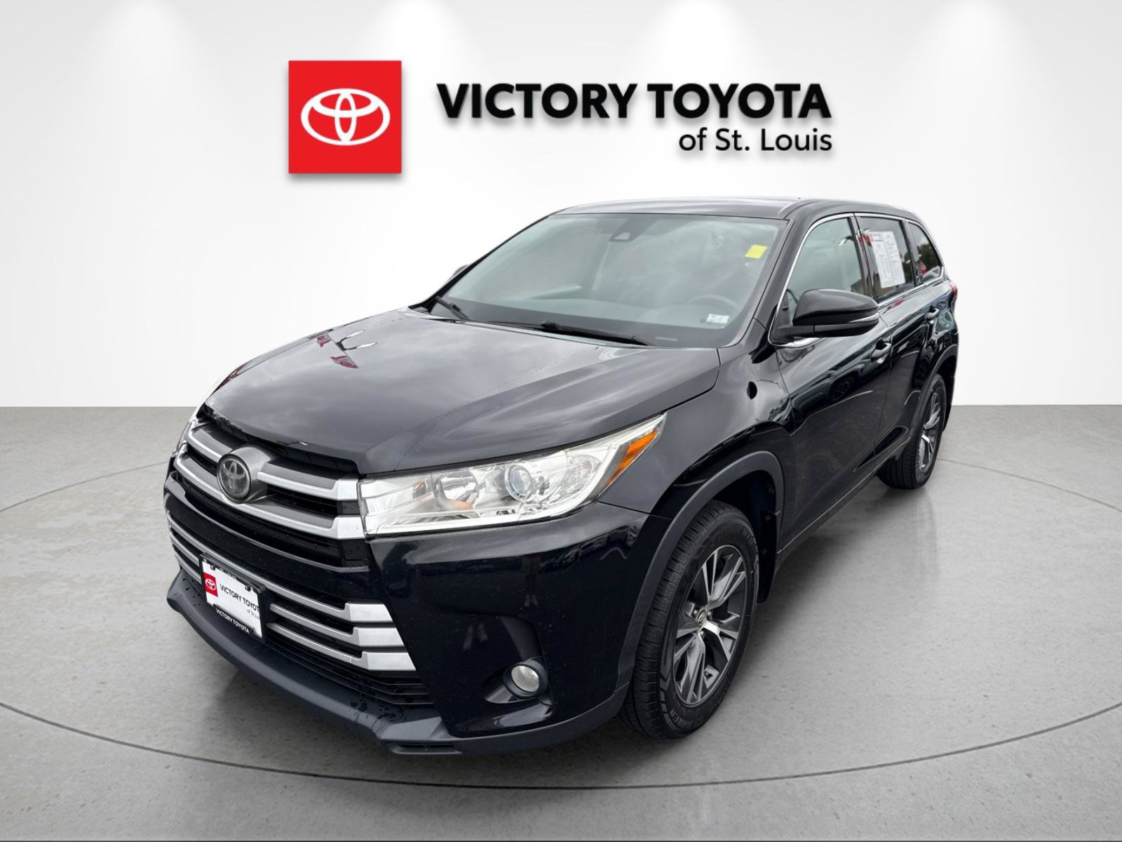 Used 2017 Toyota Highlander Plus AWD/4WD image 7