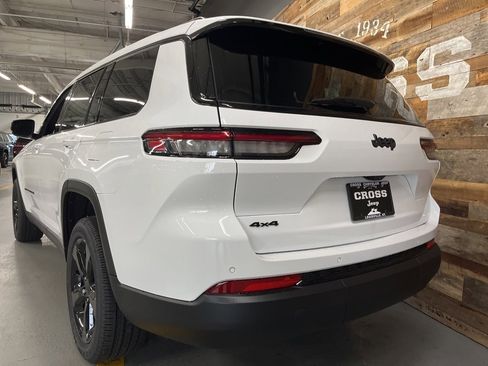 New 2025 Jeep Grand Cherokee L Altitude image 21