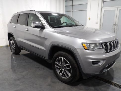 Used 2021 Jeep Grand Cherokee Limited w/ Luxury Group II AWD/4WD image 2