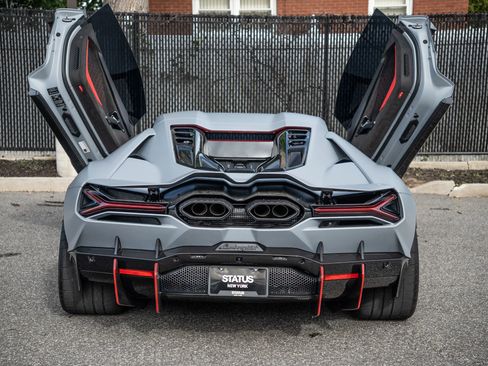 Used 2024 Lamborghini Revuelto AWD/4WD image 26