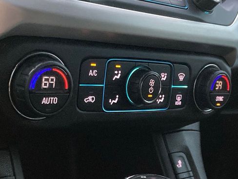 Used 2018 GMC Acadia SLT w/ LPO, Floor Liner Package image 23