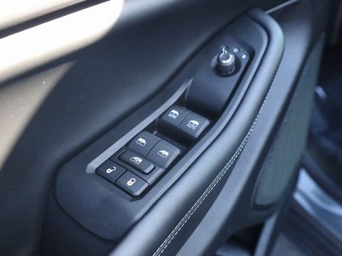 Used 2024 Jeep Grand Cherokee Laredo X image 15