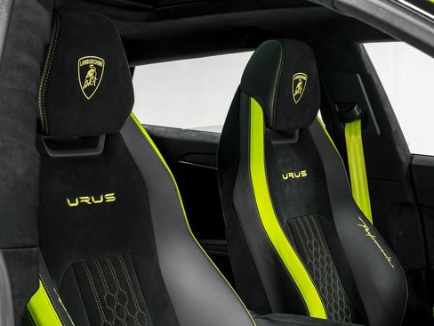 Used 2024 Lamborghini Urus Performante AWD/4WD image 40