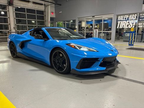 Used 2021 Chevrolet Corvette Stingray Preferred Cpe w/ Z51 Performance Package RWD image 3