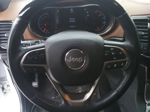 Used 2021 Jeep Grand Cherokee Overland image 15