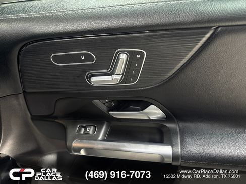 Used 2020 Mercedes-Benz GLB 250 4MATIC image 19